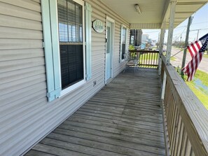 Property grounds - Isle Be Back - Beachfront - Island Realty (Grand Isle)