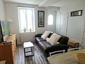 Smart TV - The Walsh Bien Rare, Calme Dans une Cour Privé Sans Passage ni vi à vi (Bourges)