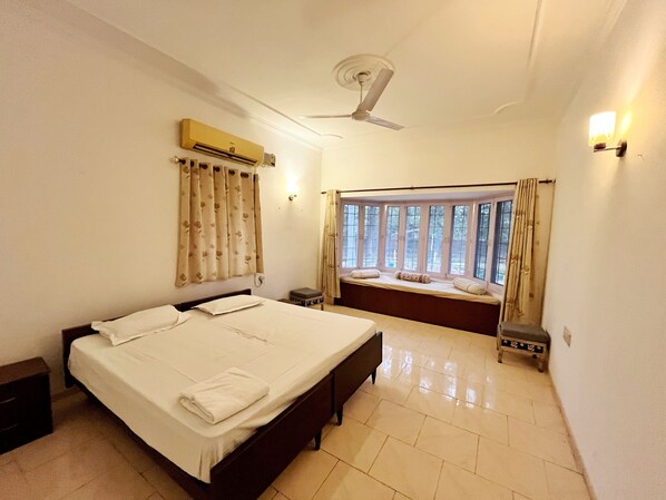 3 bedrooms, bed sheets