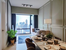 40-inch plasma TV with digital channels