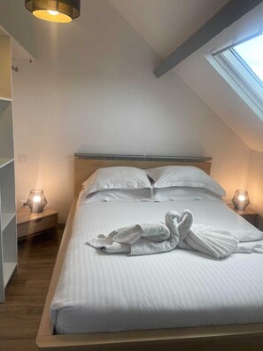 1 bedroom, soundproofing, iron/ironing board, travel crib