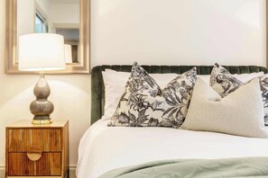 1 bedroom, iron/ironing board, free WiFi, bed sheets - Pet-friendly guesthouse with garden and playground (Ivanhoe)