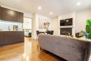 Smart TV, fireplace - Pet-friendly guesthouse with garden and playground (Ivanhoe)