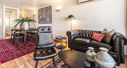 Hawthorn retreat with balcony near Swinburne uni