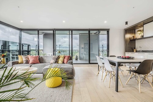 Riverside top-floor apartment with Yarra views