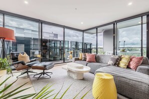 Televisio, työhuone