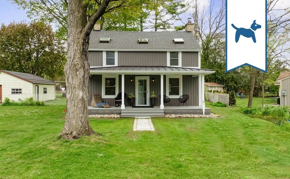 Exterior - Afternoons on the Porch-King Beds! Fenced in Yard! (Bayfield)