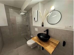 Hair dryer, towels, toilet paper - Rheinmosel Glück Wellness (Koblenz)