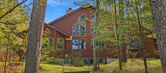 Near Snowmobile Trails - Hot Tub, Theatre, Foosball, Dogs OK