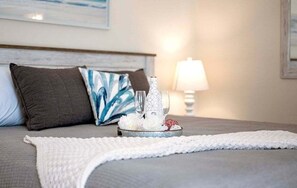 3 Schlafzimmer, Schreibtisch, Bügeleisen/Bügelbrett, Reisekinderbett