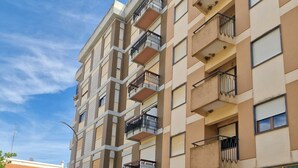 Unclassified image, 2 of 16, button - Feel Like Home in Monte Gordo (Monte Gordo)
