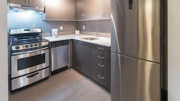 Réfrigérateur, micro-ondes, four, plaque de cuisson