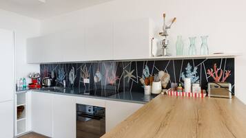 Frigorifero, forno, lavastoviglie, macchina per tè/caffè