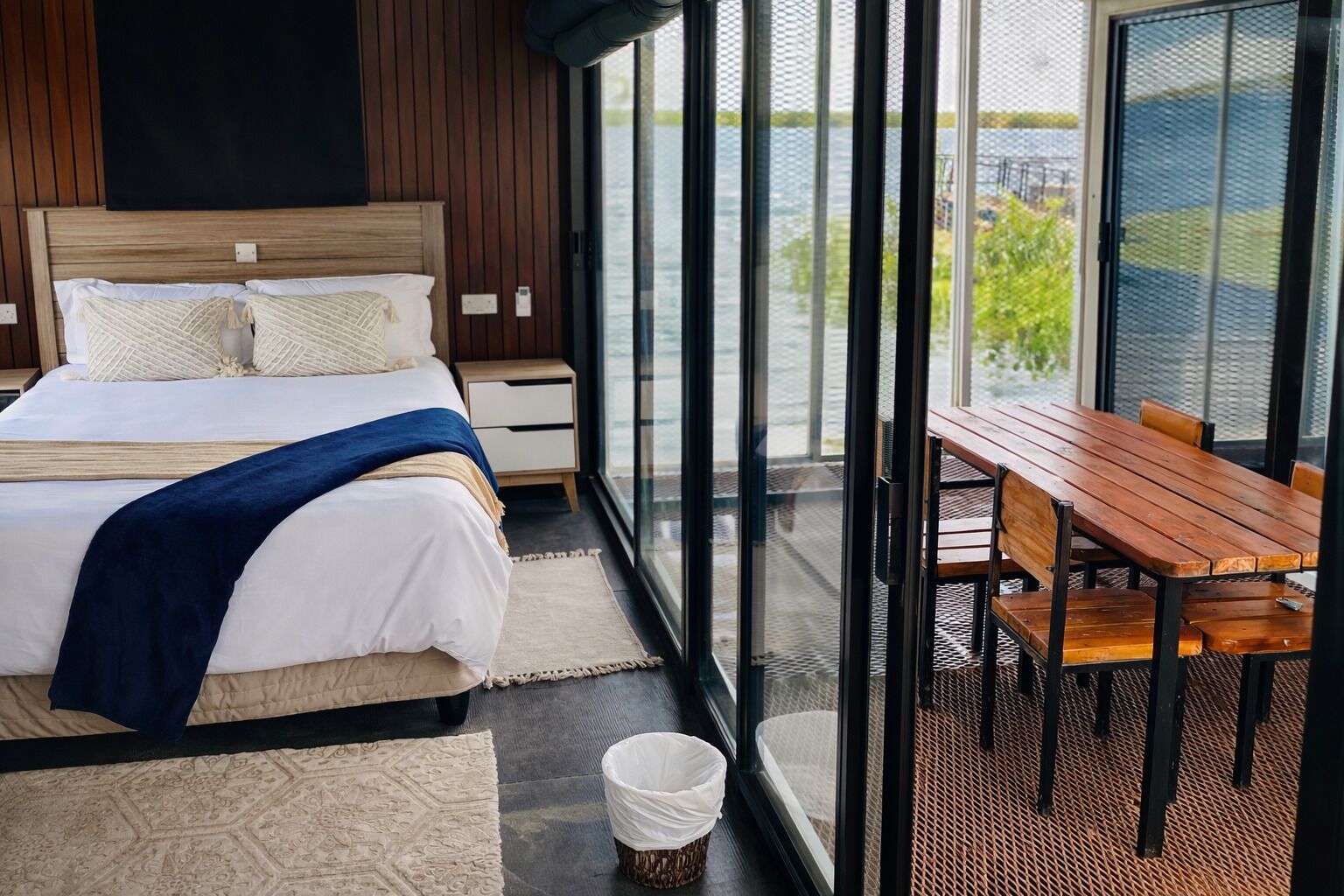 Signature Room, River View | Living area