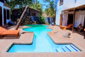 Outdoor pool - Rustiek Hotel (Kasane)