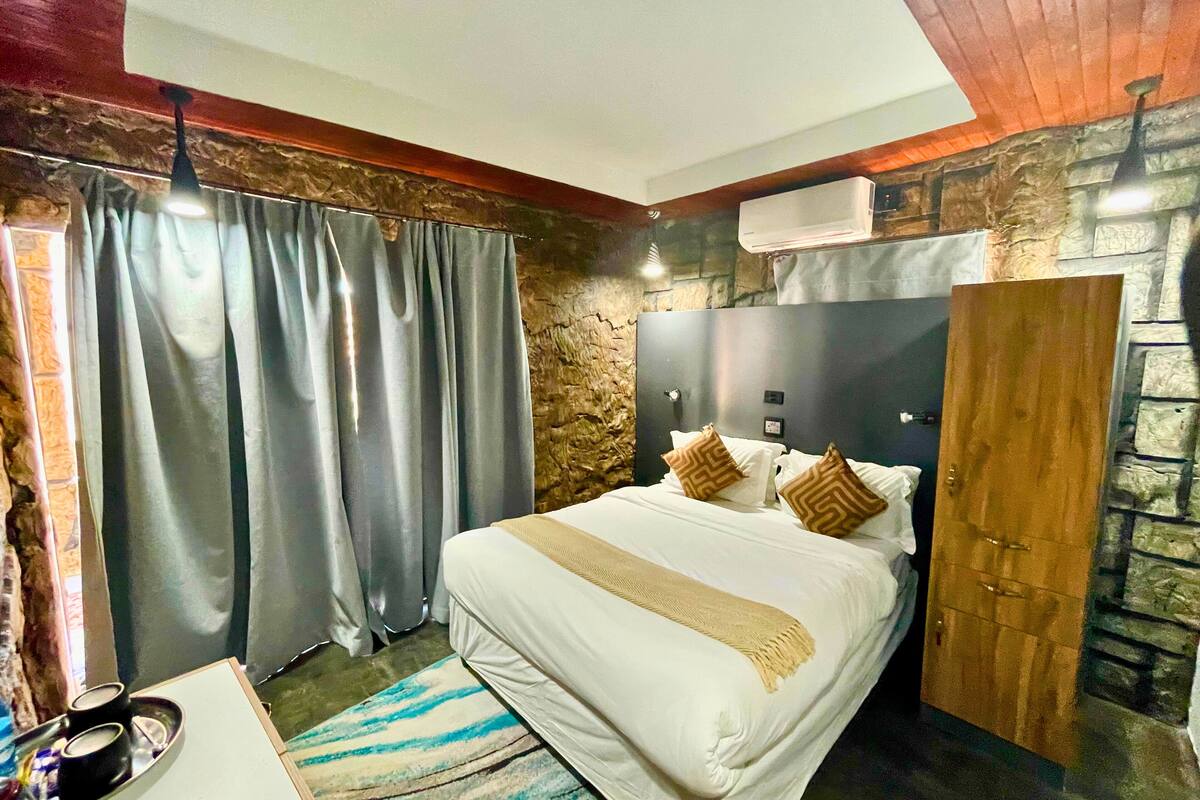 1 chambre, bureau, Wi-Fi gratuit, draps fournis