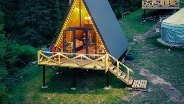 Cabin, Multiple Beds, Mountain View | Living area