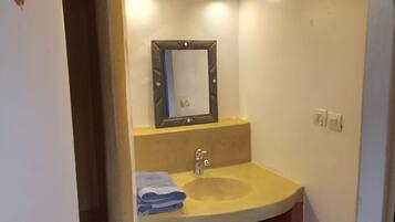 Phòng phong cách cổ điển, quang cảnh vườn | Phòng tắm