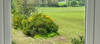 Cosy Country House Finzean, Aberdeenshire. Sleeps 6 & Pet Friendly with Garden