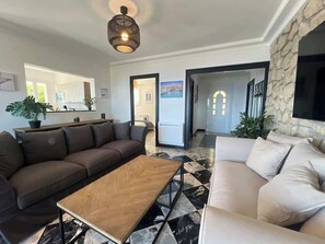 Télévision, cheminée