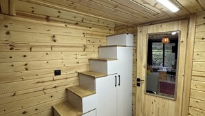 Deluxe Suite, River View | Wardrobe - NayonTinyHouse (Camlihemsin)