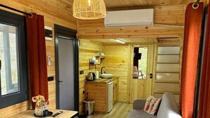 Deluxe Suite, River View | Living area - NayonTinyHouse (Camlihemsin)