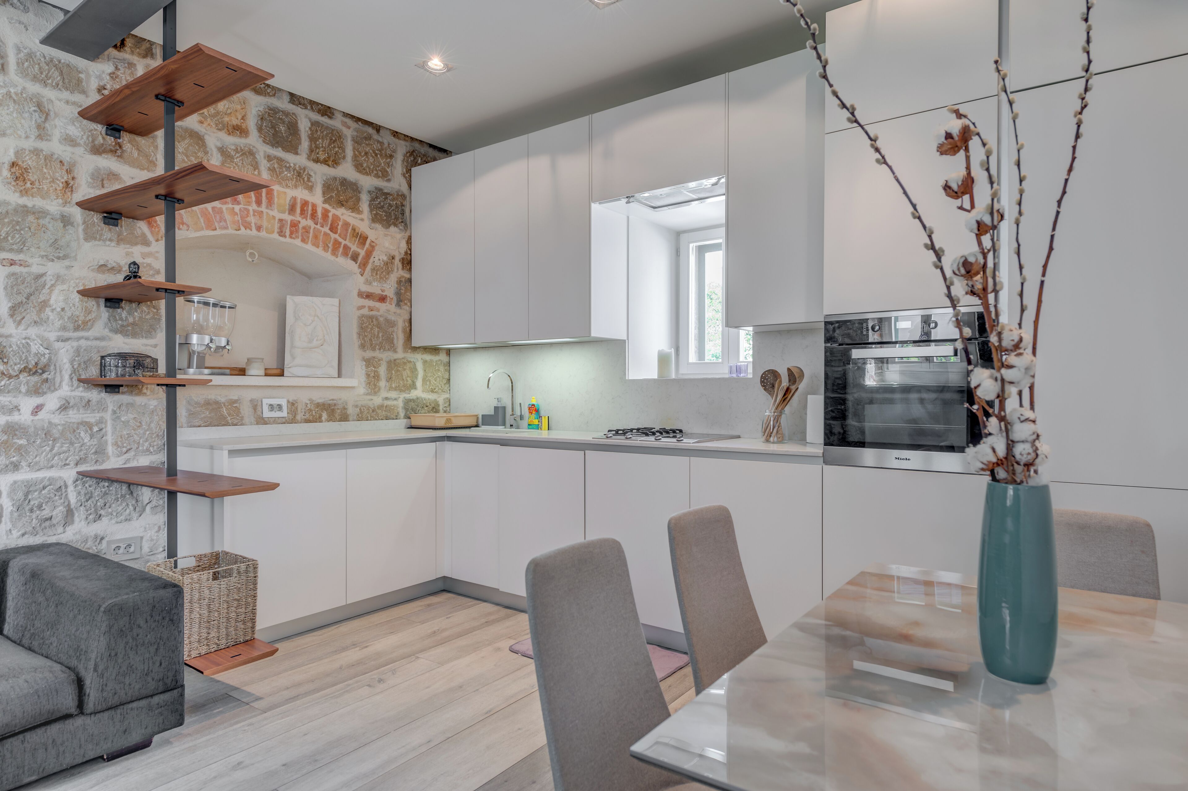 Refrigerador, microondas, horno, placa de cocina