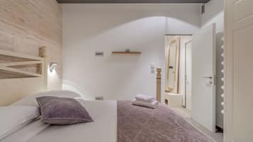 Deluxe Apartment | 1 bedroom, iron/ironing board, free WiFi
