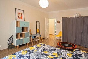 4 bedrooms, iron/ironing board, WiFi, bed sheets - Bel Appartement Avec Grande Terrasse Centre Ville (Bastia)