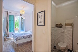 4 室のベッドルーム、アイロン / アイロン台、WiFi、ベッドシーツ