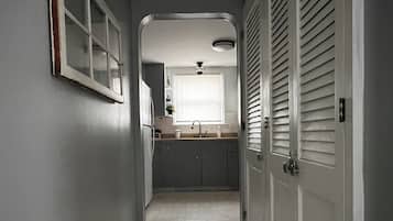 Micro-ondes, four, plaque de cuisson