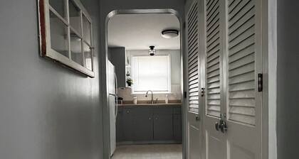 Newly remodeled cottage in the heart of Crosby near restaurants and biking trail