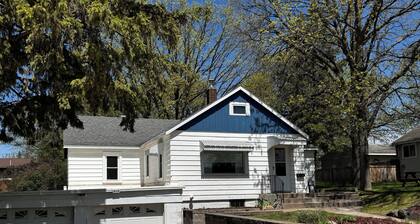 Newly remodeled cottage in the heart of Crosby near restaurants and biking trail