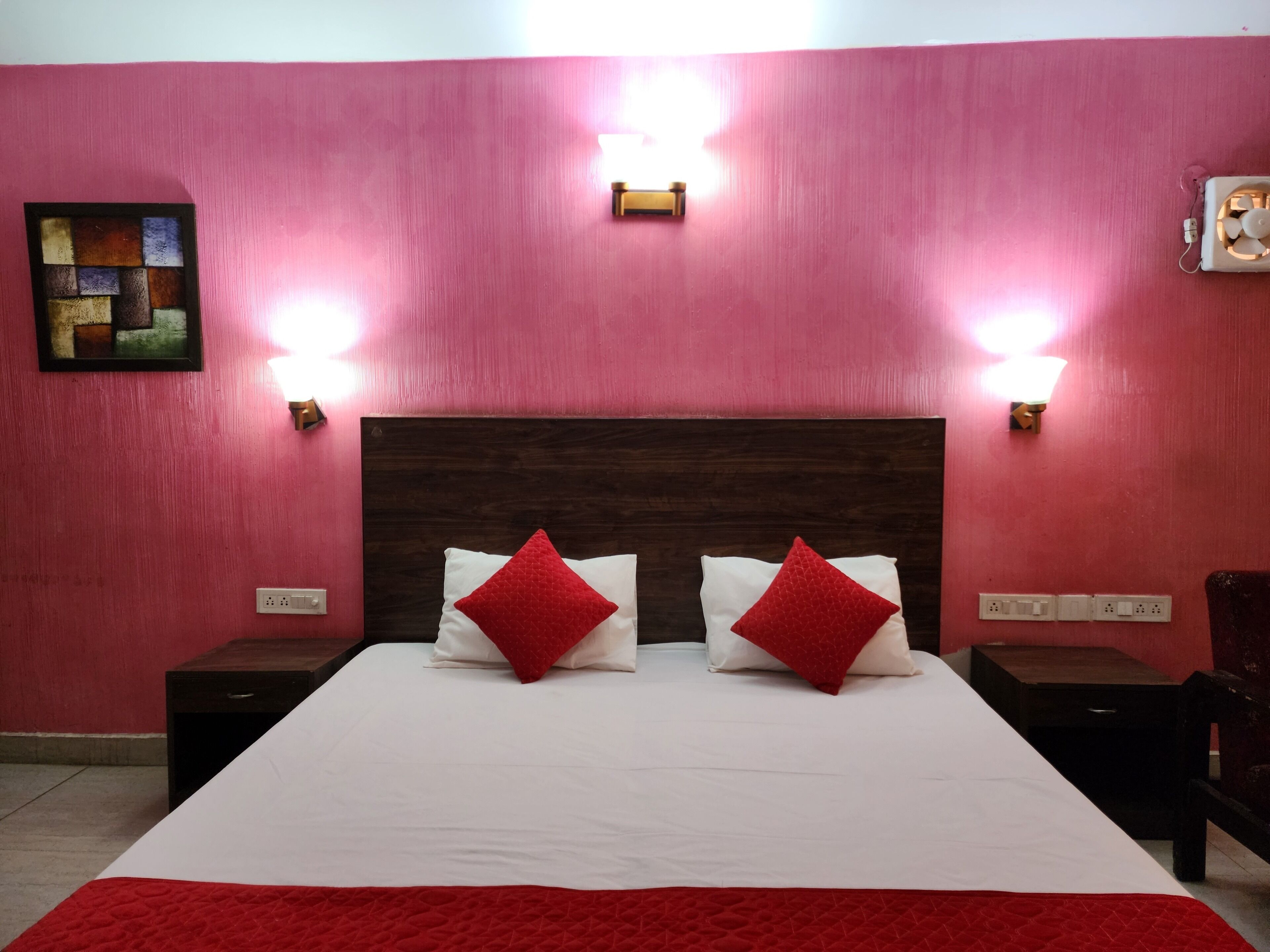 Deluxe Room | Free WiFi