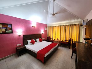 Deluxe Room | Free WiFi - Hermitage Huts Tourist Resort (Faridabad)