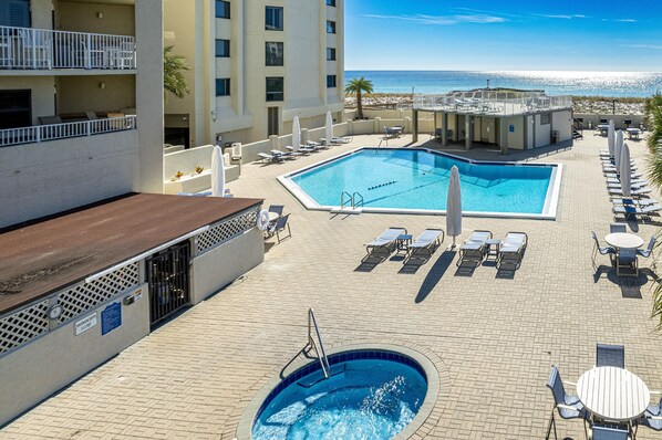 Condo, 2 chambres | Piscine