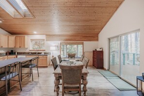 Cabaña, 2 habitaciones | Restaurantes