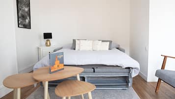 1 habitación, tabla de planchar con plancha, wifi y ropa de cama