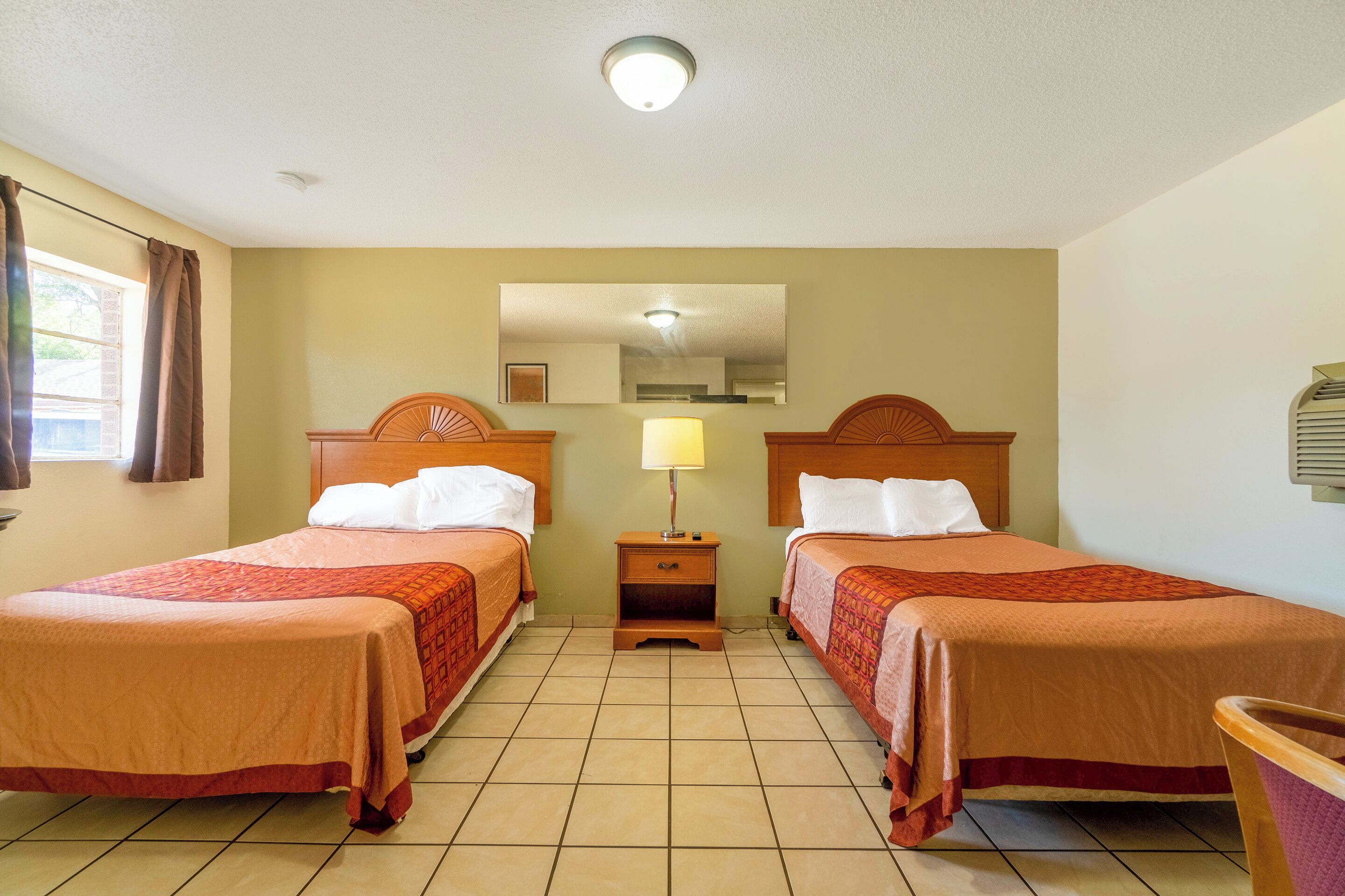 Phòng Tiêu chuẩn, 2 giường cỡ queen, không hút thuốc | Truy cập Internet không dây miễn phí, bộ trải giường 