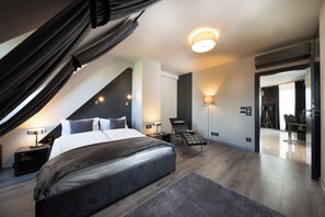 Business Apartment | 2 bedrooms, desk, soundproofing, iron/ironing board - Small Venice Apartments (Wroclaw)