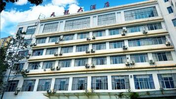 المنشأة من الخارج