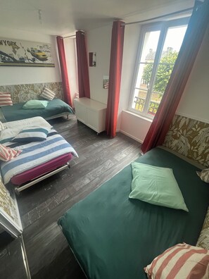 2 chambres, fer et planche à repasser, Wi-Fi, draps fournis