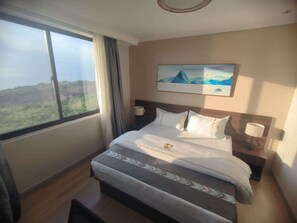 Double Room, Beach View | Free WiFi - Buhuka Hotel (Kyangwali)