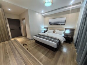 Double Room, Beach View | Free WiFi - Buhuka Hotel (Kyangwali)