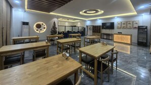 Unclassified image, 5 of 14, button - Buhuka Hotel (Kyangwali)