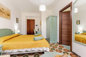 WiFi, bed sheets - Triple in B&B Stars - Close to the Sea and Absolute Relaxation (Sangineto)