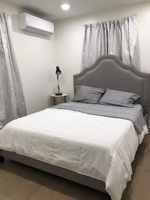 1 slaapkamer, een strijkplank/strijkijzer, gratis wifi, beddengoed