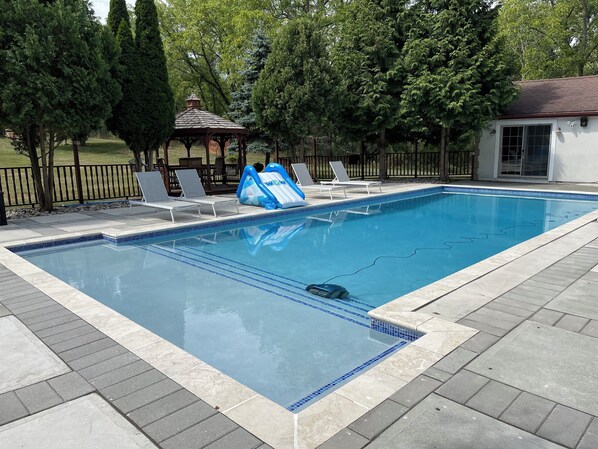 Pool - Pool house on a park-like estate, Pet friendly, 7 min to LegoLand. (Middletown)
