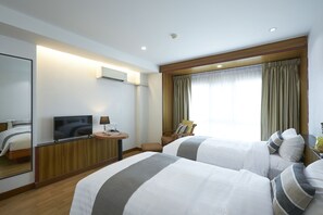 Habitación superior con 2 camas individuales | Ropa de cama de alta calidad, decoración personalizada y escritorio