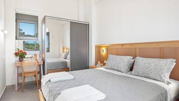 8 slaapkamers, een kluis op de kamer, een strijkplank/strijkijzer